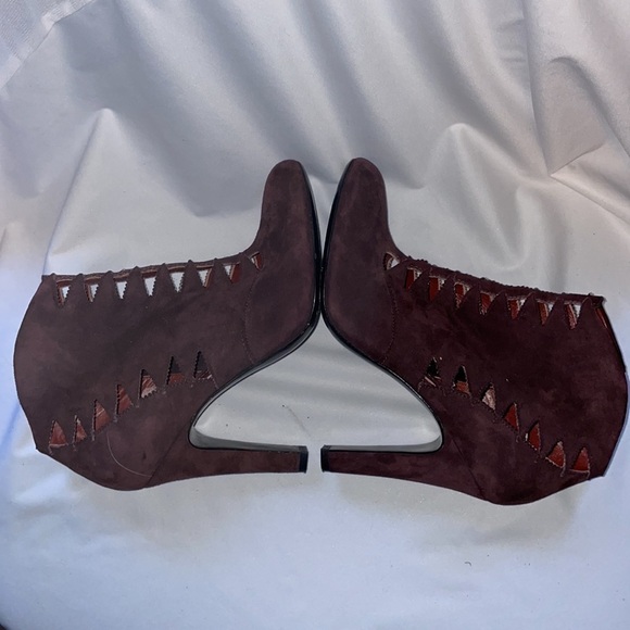 Aerin Stenet Bootie Maroon Suede Leather Cut Out Heeled Bootie size 8 - Picture 4 of 14